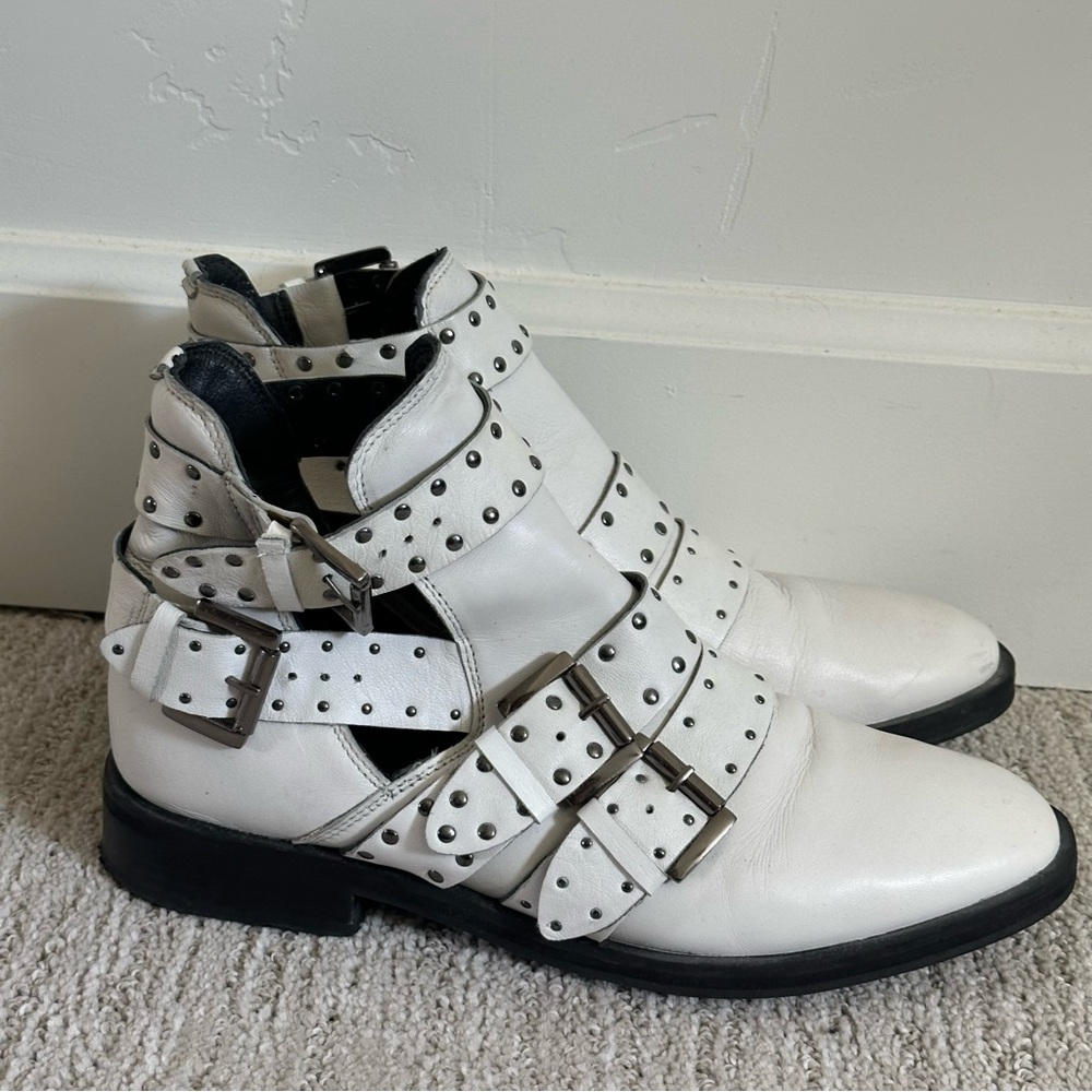 Topshop White Buckled Ankle Boots